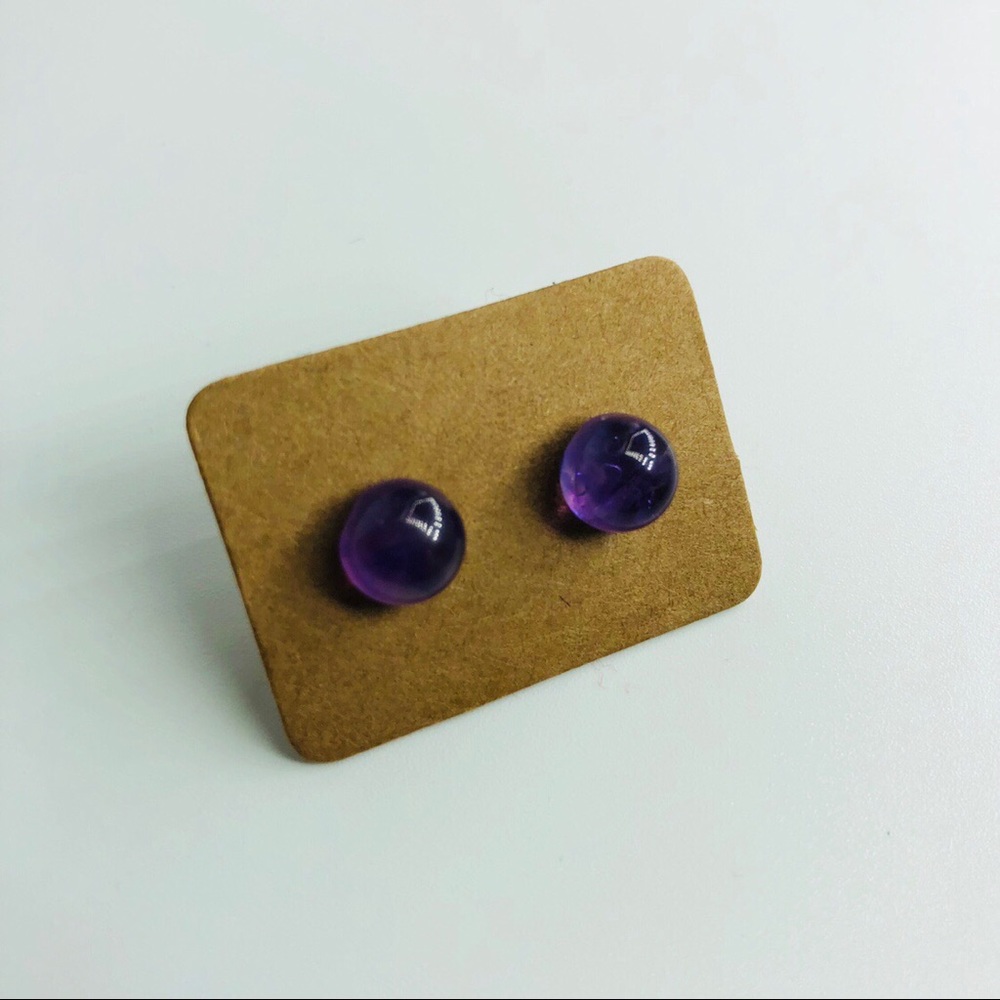 MINIMALIST AMETHYST ROUND STUDS 🦄